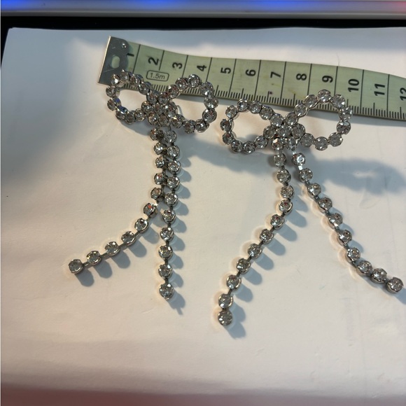 Akria Bow Earrings - Picture 2 of 3